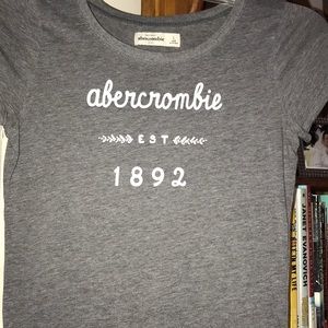 grey abercrombie shirt 🤩
